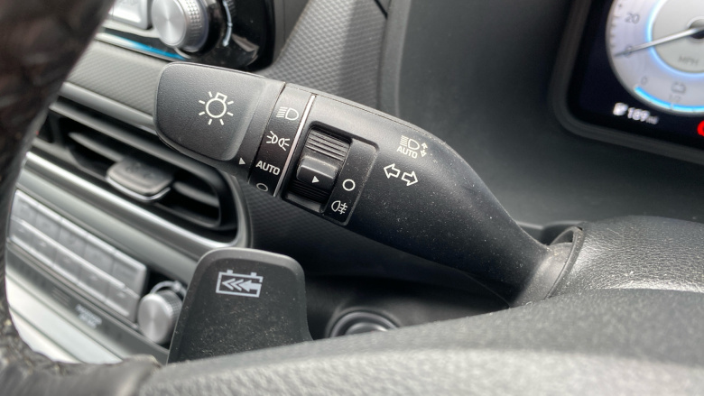 Hyundai KONA 100kW Premium 39kWh 5dr Auto Electric Hatchback